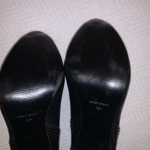 Nine West Black Heels, Size 8.5M - Picture 5 of 7
